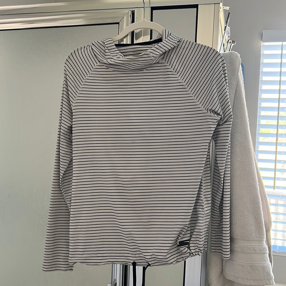 Striped Sketchers light weight pullover hoodie